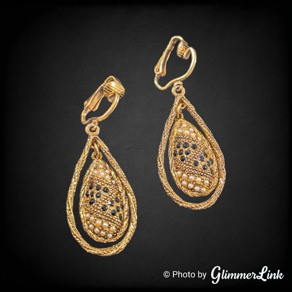 VTG 70s Bergere Teardrop Faux Pearl Black Rhinestone Gold Tone Clip On Earrings
